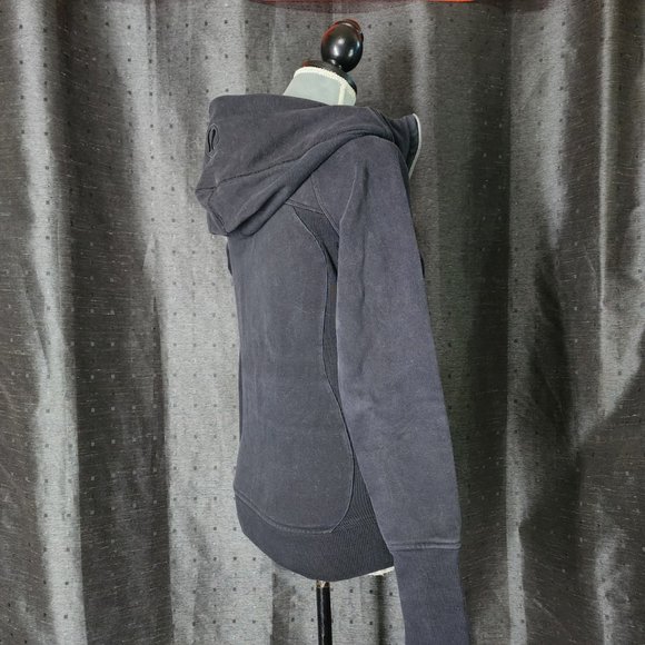 Lululemon Scuba Hoodie IV (4th Generation) in Black w/ Thumb Holes - Picture 4 of 6